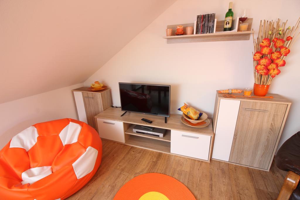 Orange Loft Apartment Kájov Exterior foto
