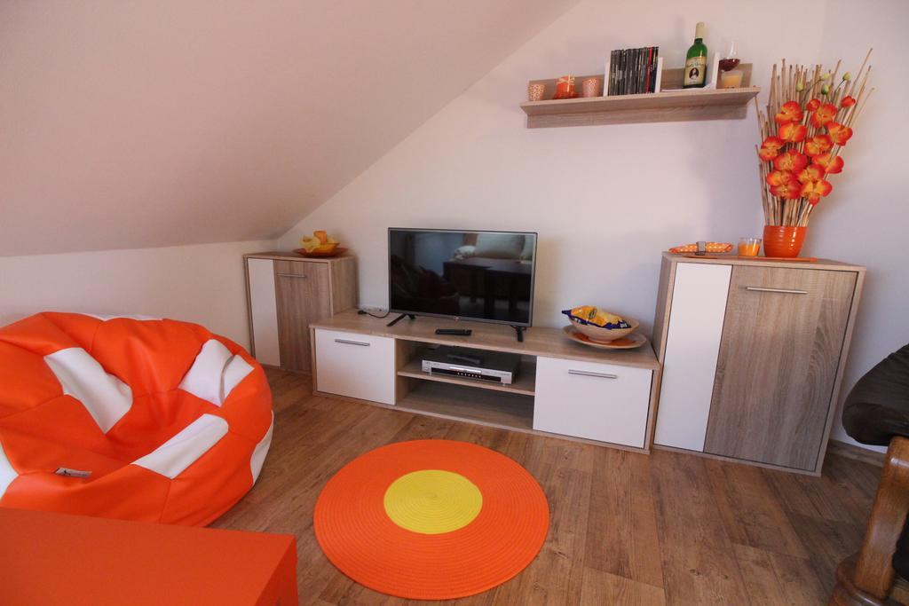 Orange Loft Apartment Kájov Exterior foto